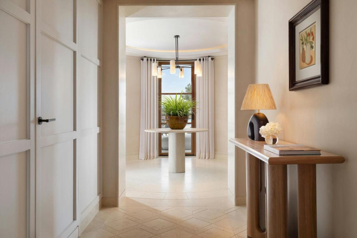 The St. Regis Mardavall Mallorca Resort