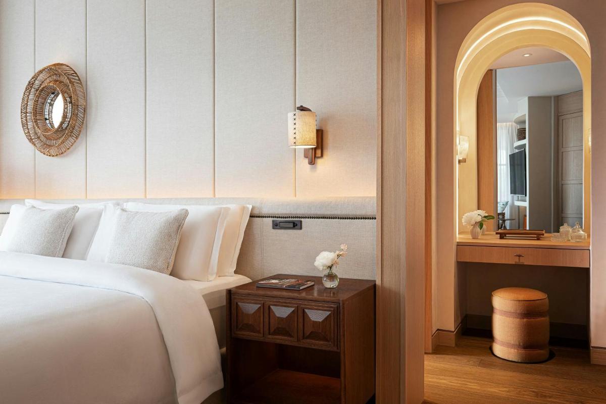 The St. Regis Mardavall Mallorca Resort