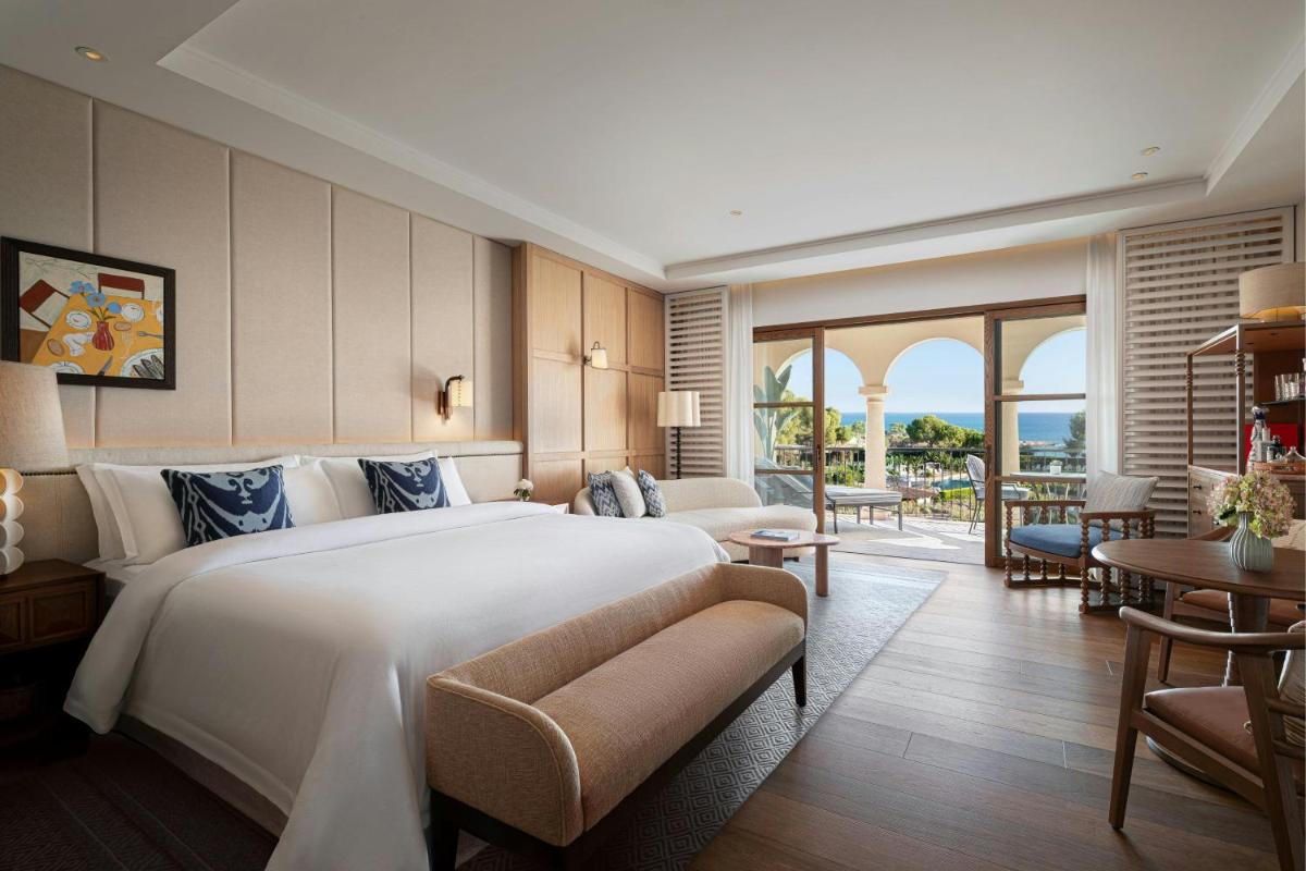 The St. Regis Mardavall Mallorca Resort