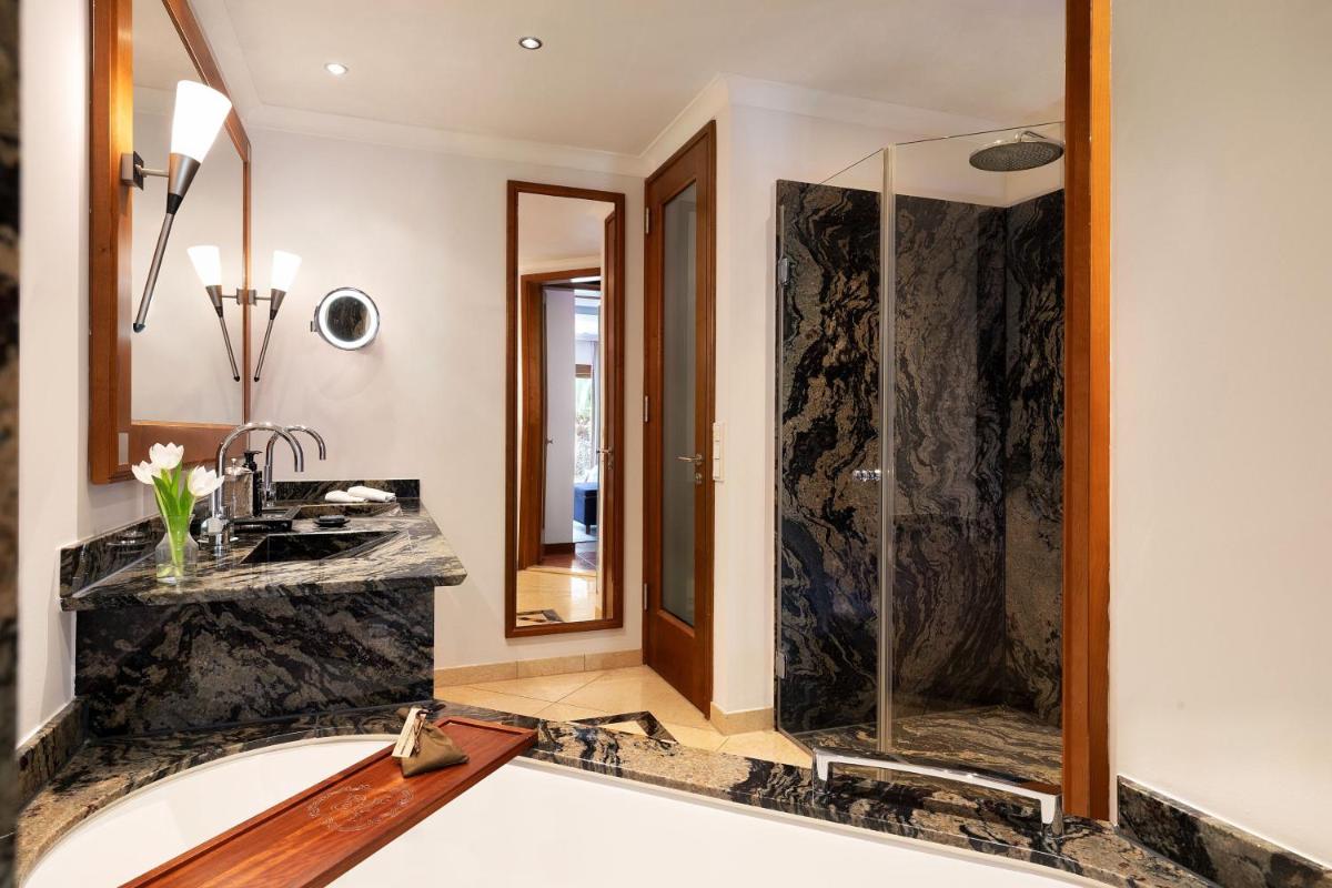 The St. Regis Mardavall Mallorca Resort