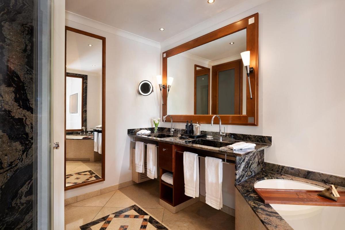 The St. Regis Mardavall Mallorca Resort