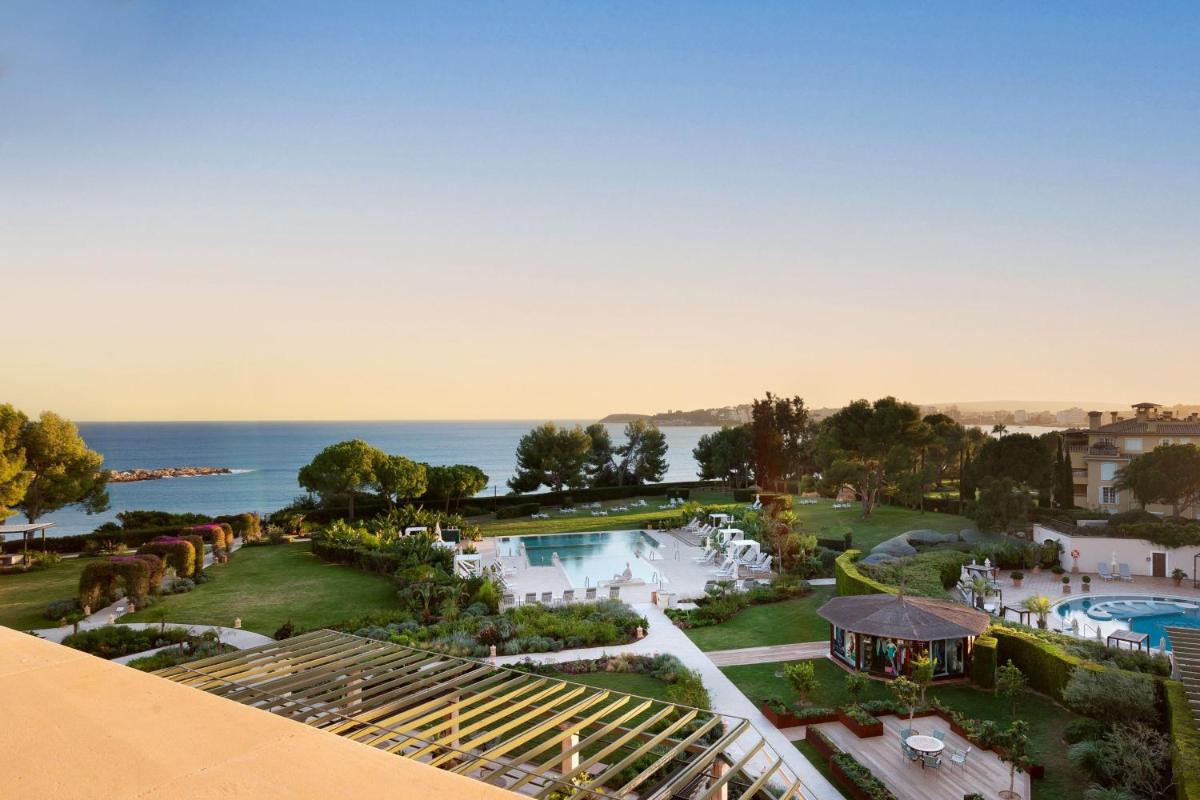 The St. Regis Mardavall Mallorca Resort