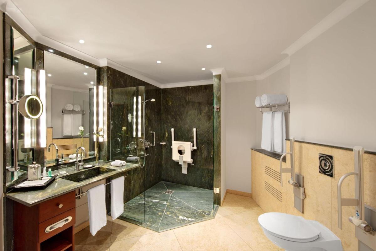 The St. Regis Mardavall Mallorca Resort