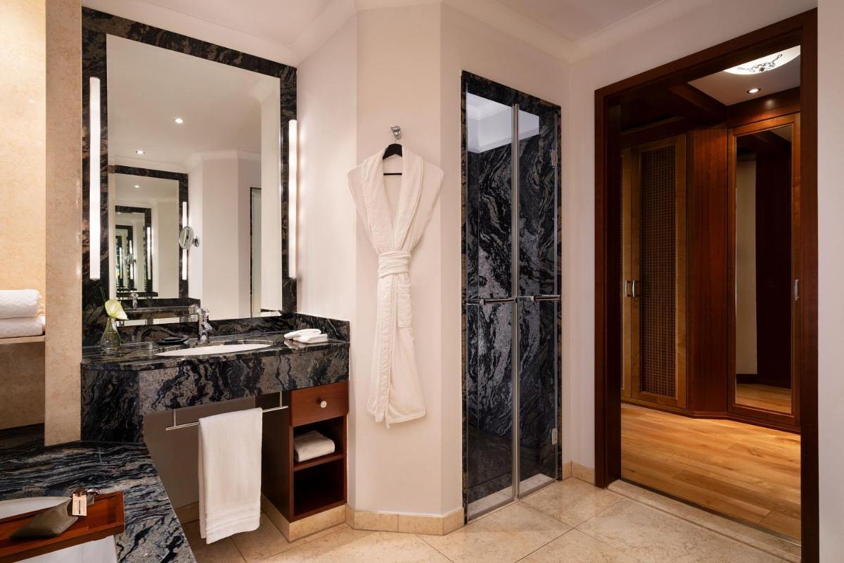 The St. Regis Mardavall Mallorca Resort