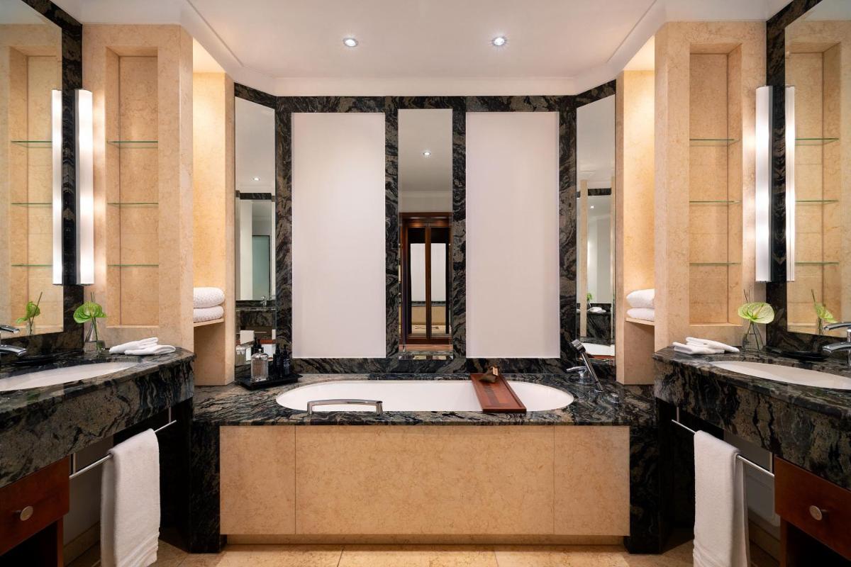 The St. Regis Mardavall Mallorca Resort