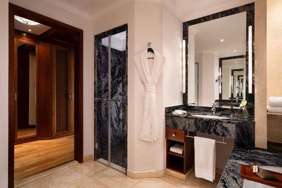 The St. Regis Mardavall Mallorca Resort