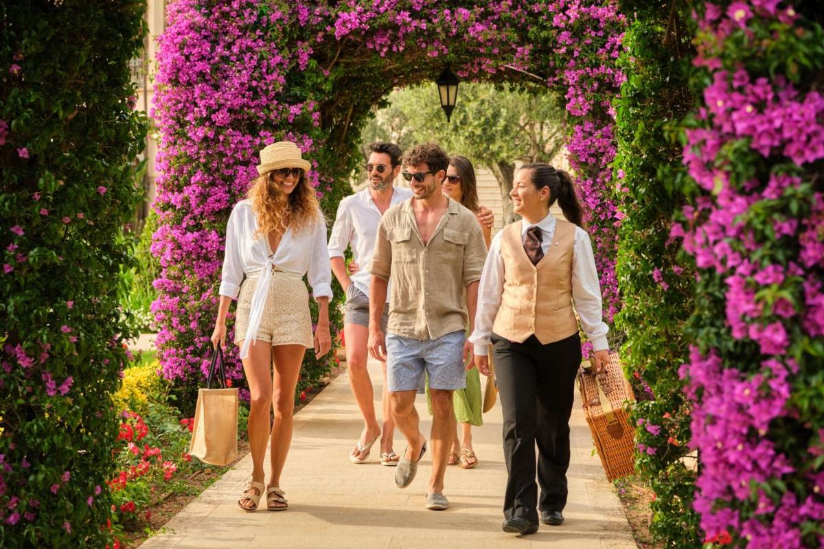 The St. Regis Mardavall Mallorca Resort