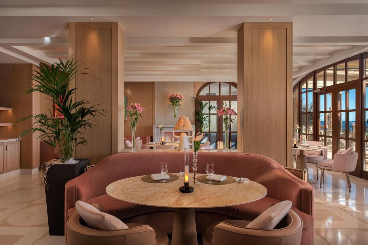 The St. Regis Mardavall Mallorca Resort