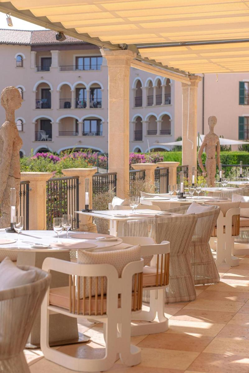 The St. Regis Mardavall Mallorca Resort