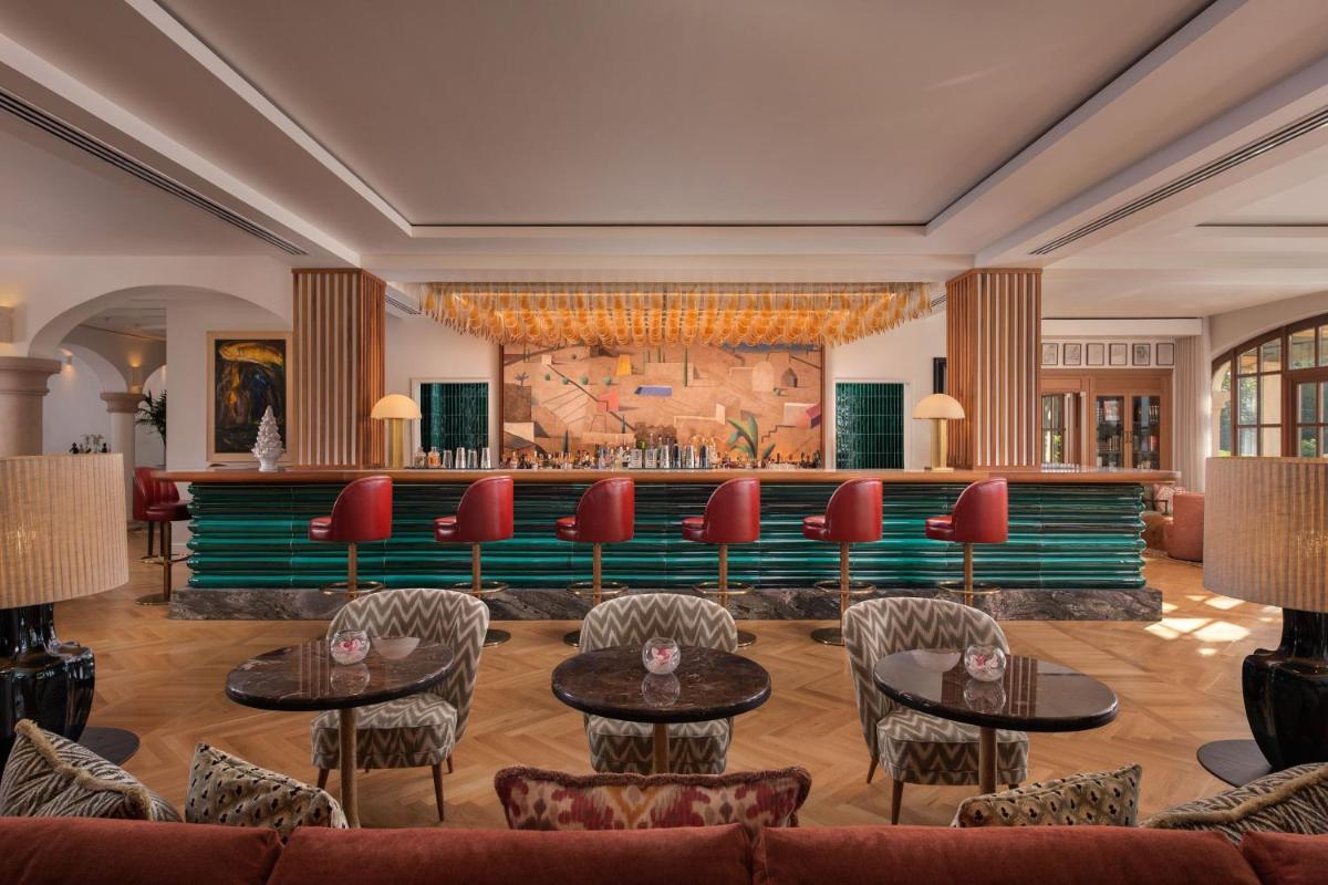 The St. Regis Mardavall Mallorca Resort
