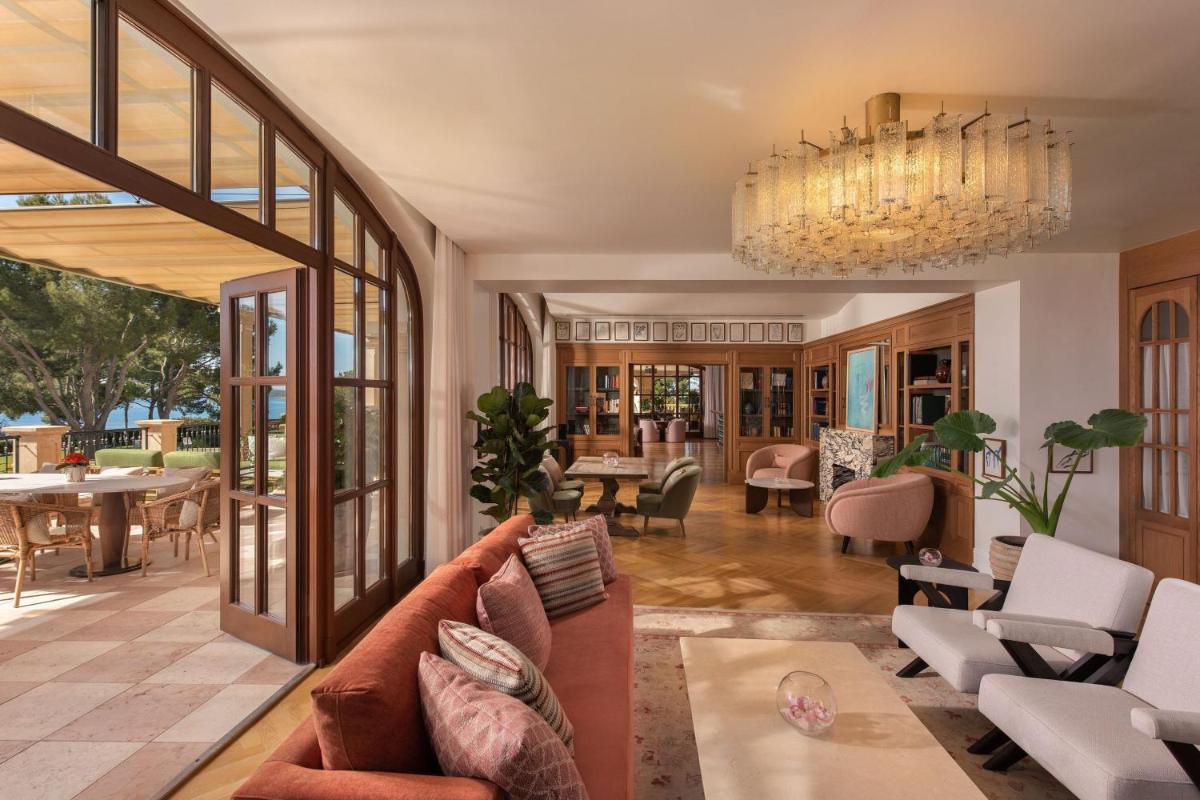The St. Regis Mardavall Mallorca Resort