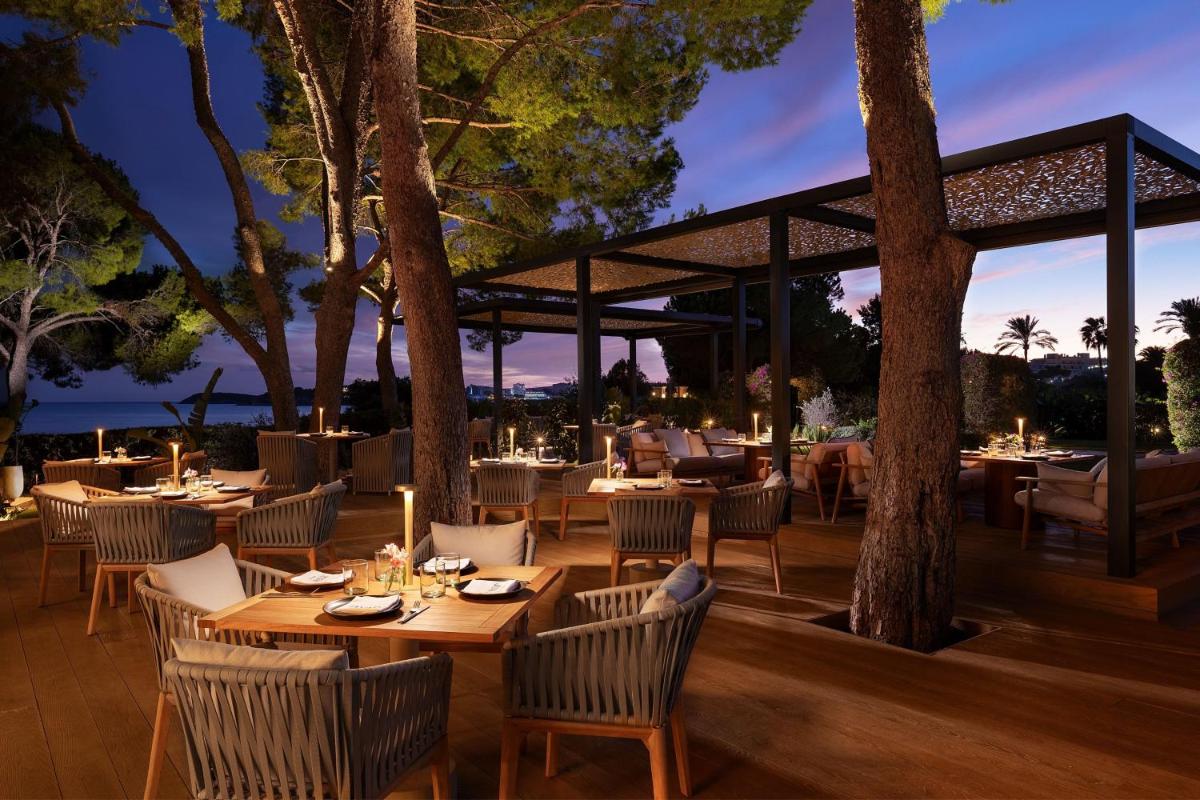The St. Regis Mardavall Mallorca Resort