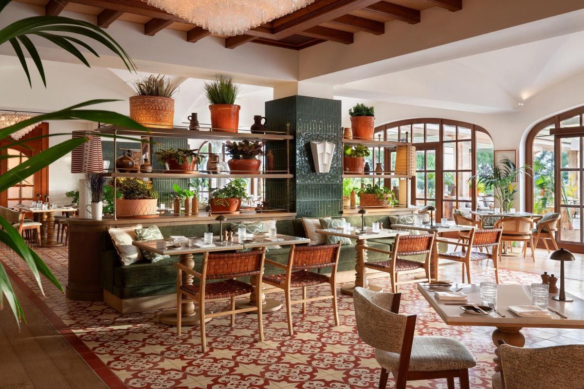 The St. Regis Mardavall Mallorca Resort