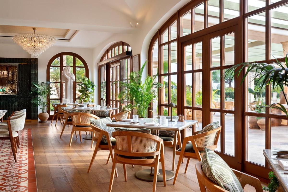 The St. Regis Mardavall Mallorca Resort