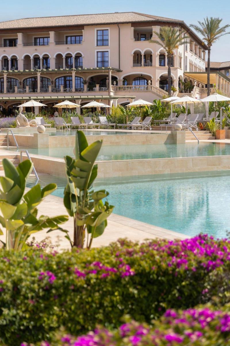 The St. Regis Mardavall Mallorca Resort