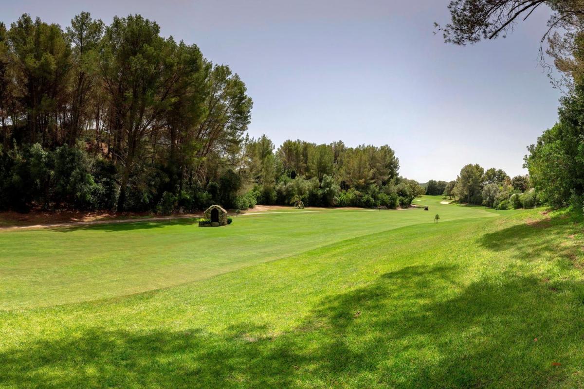 The St. Regis Mardavall Mallorca Resort