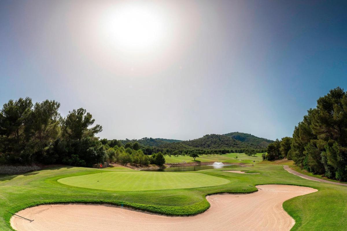 The St. Regis Mardavall Mallorca Resort