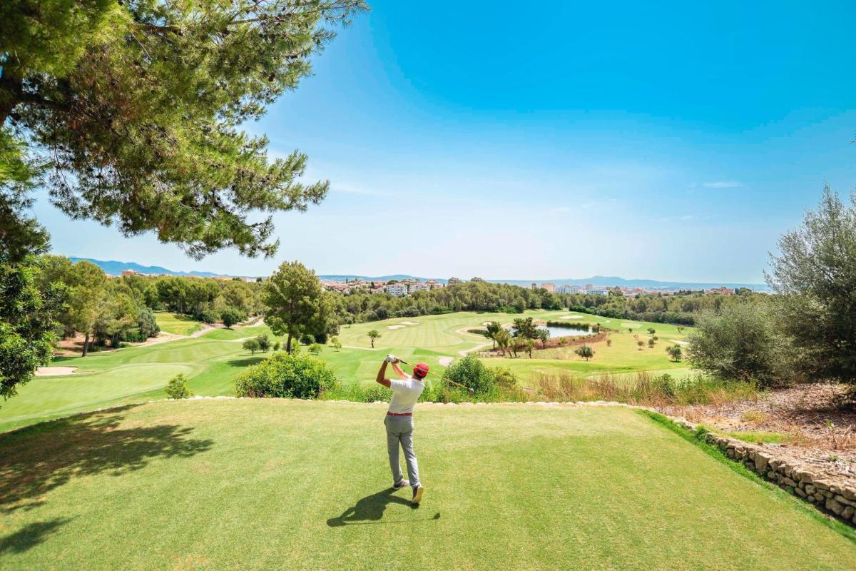 The St. Regis Mardavall Mallorca Resort