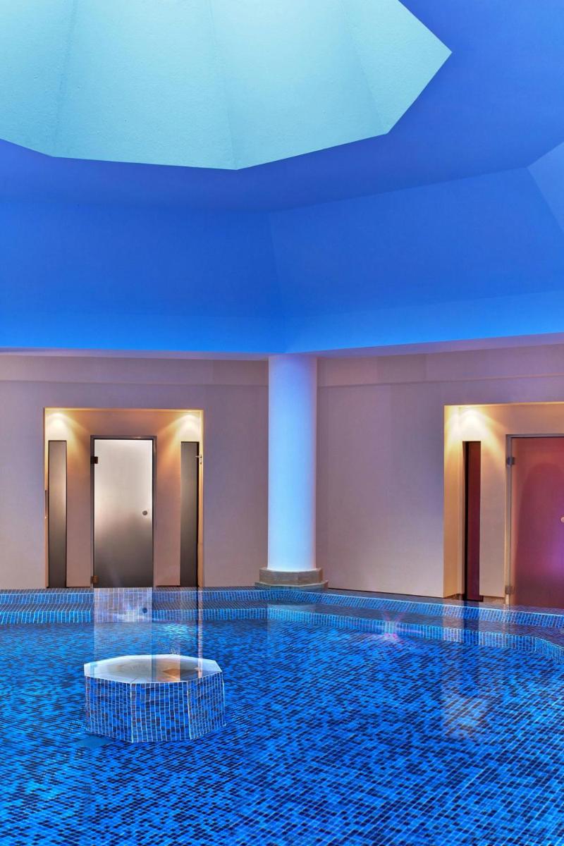 The St. Regis Mardavall Mallorca Resort