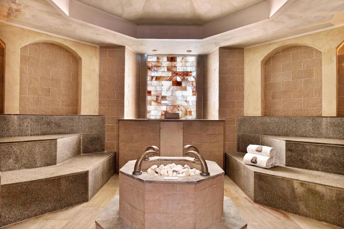 The St. Regis Mardavall Mallorca Resort
