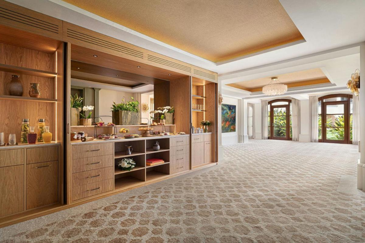 The St. Regis Mardavall Mallorca Resort