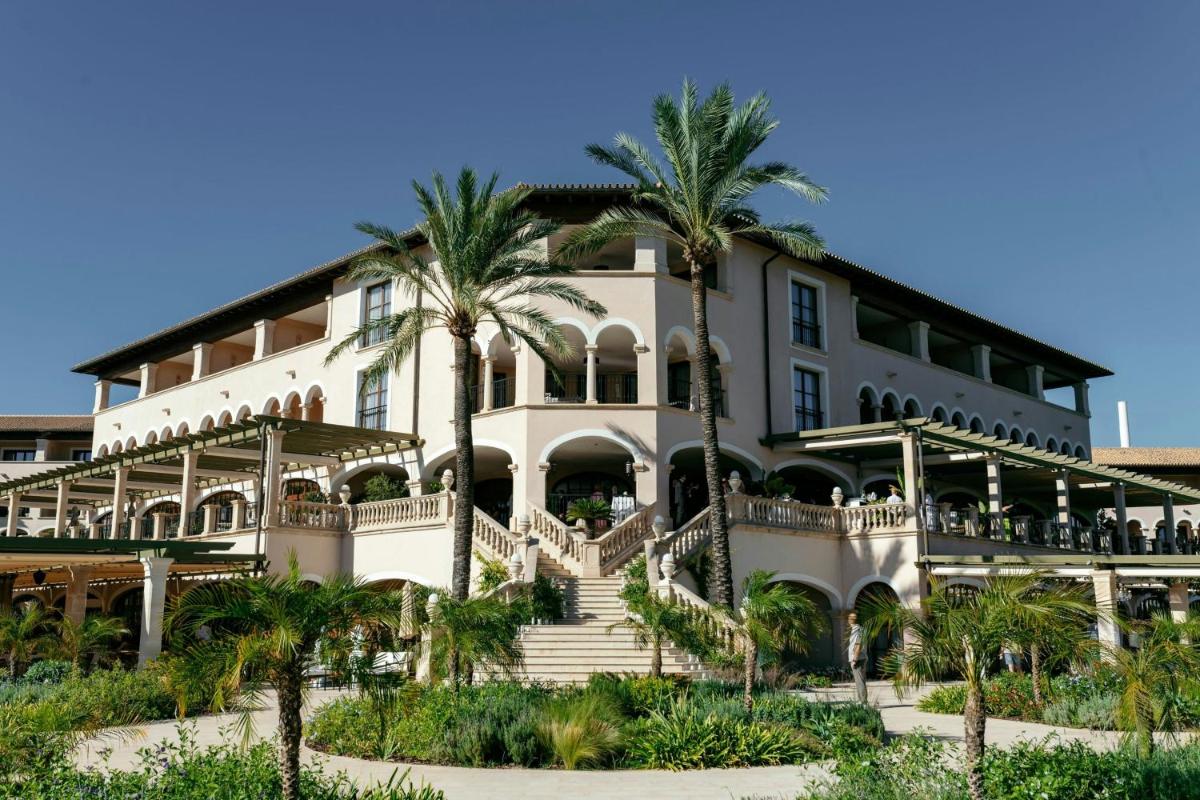 The St. Regis Mardavall Mallorca Resort
