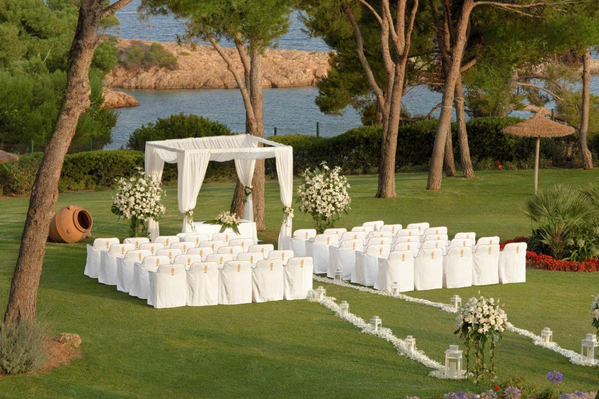 The St. Regis Mardavall Mallorca Resort