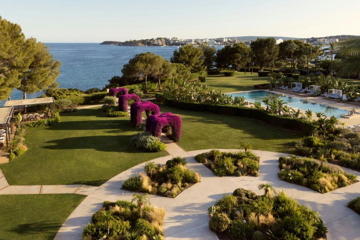 The St. Regis Mardavall Mallorca Resort