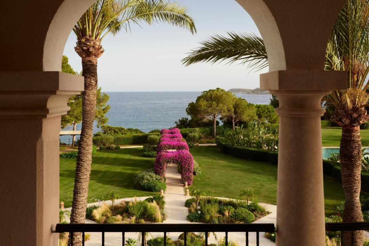 The St. Regis Mardavall Mallorca Resort