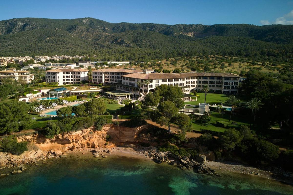 The St. Regis Mardavall Mallorca Resort