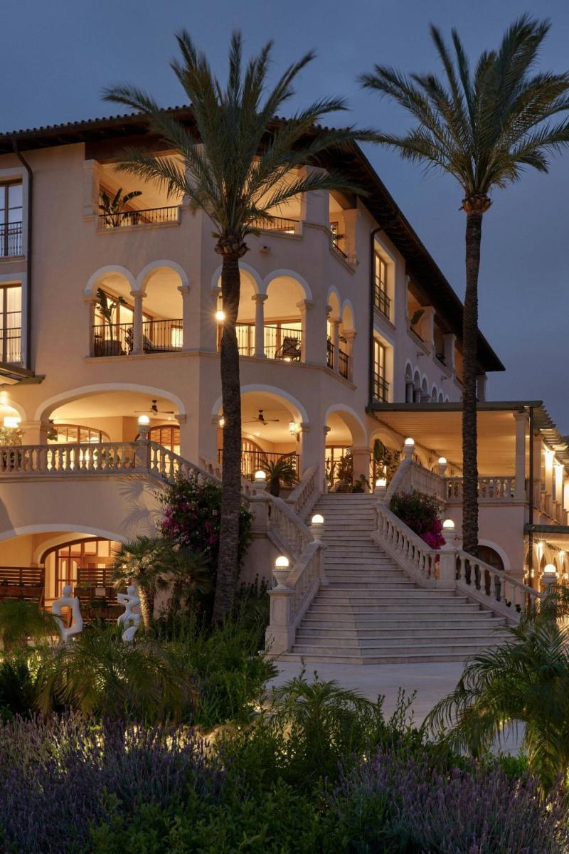 The St. Regis Mardavall Mallorca Resort