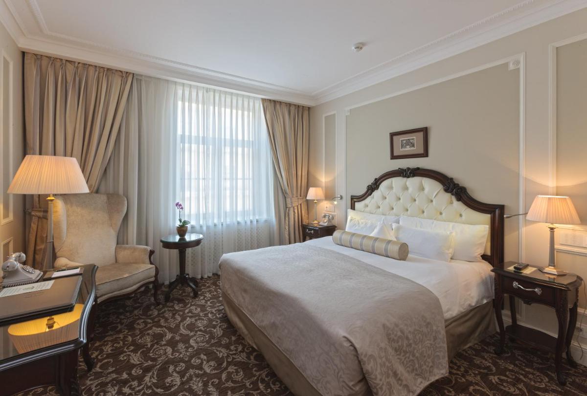 The State Hermitage Museum Official Hotel