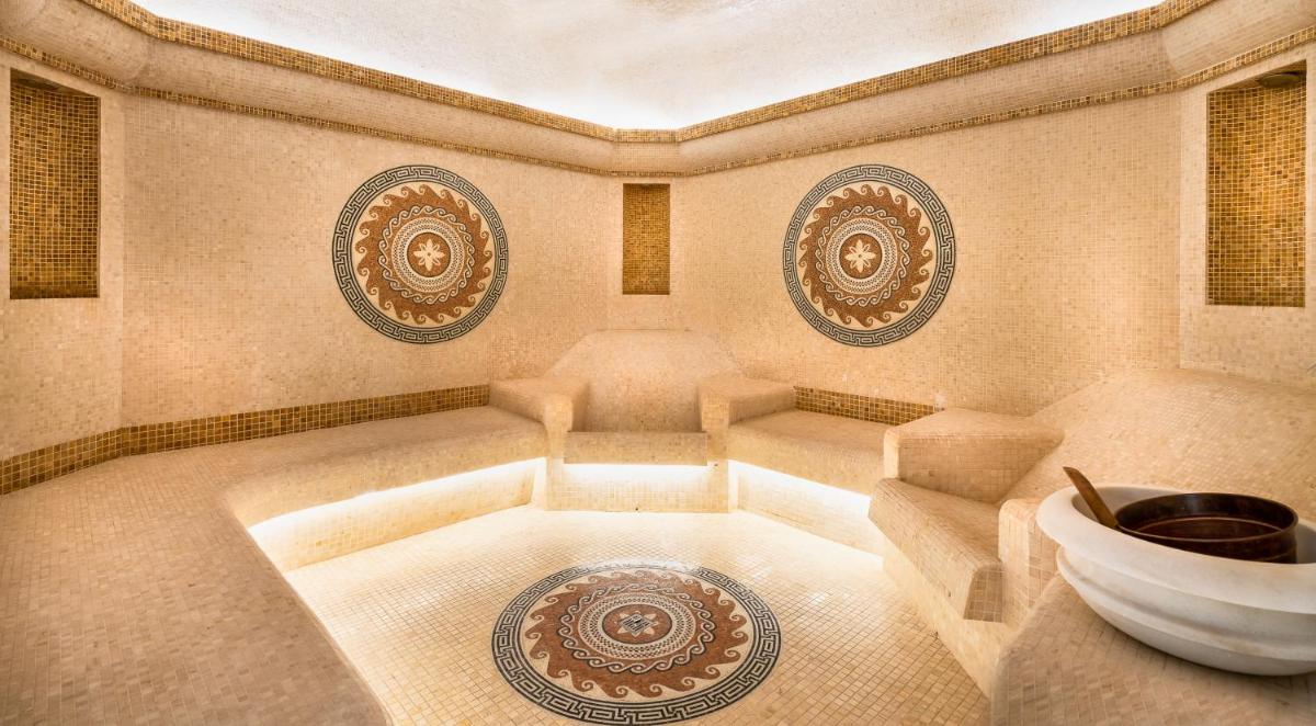 The State Hermitage Museum Official Hotel