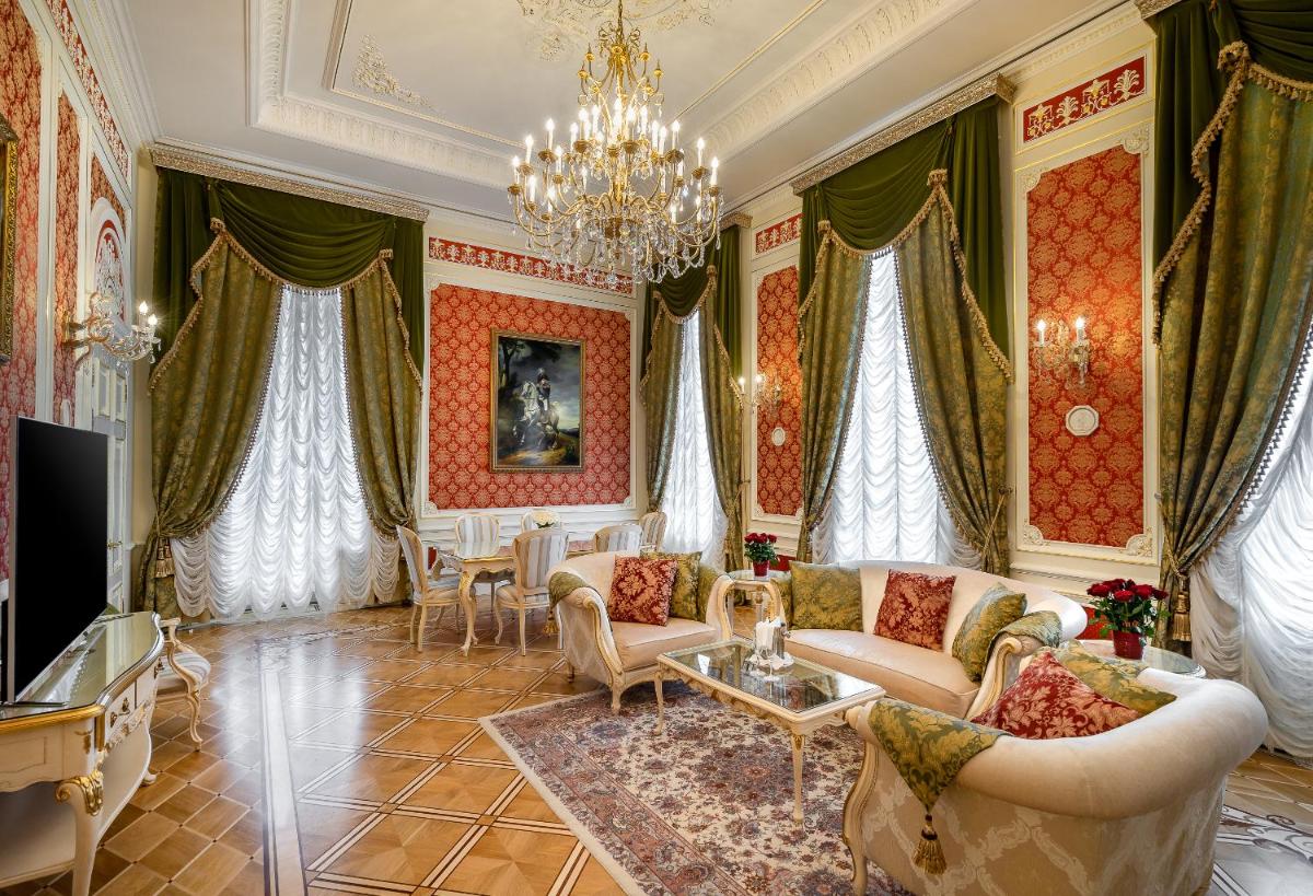 The State Hermitage Museum Official Hotel