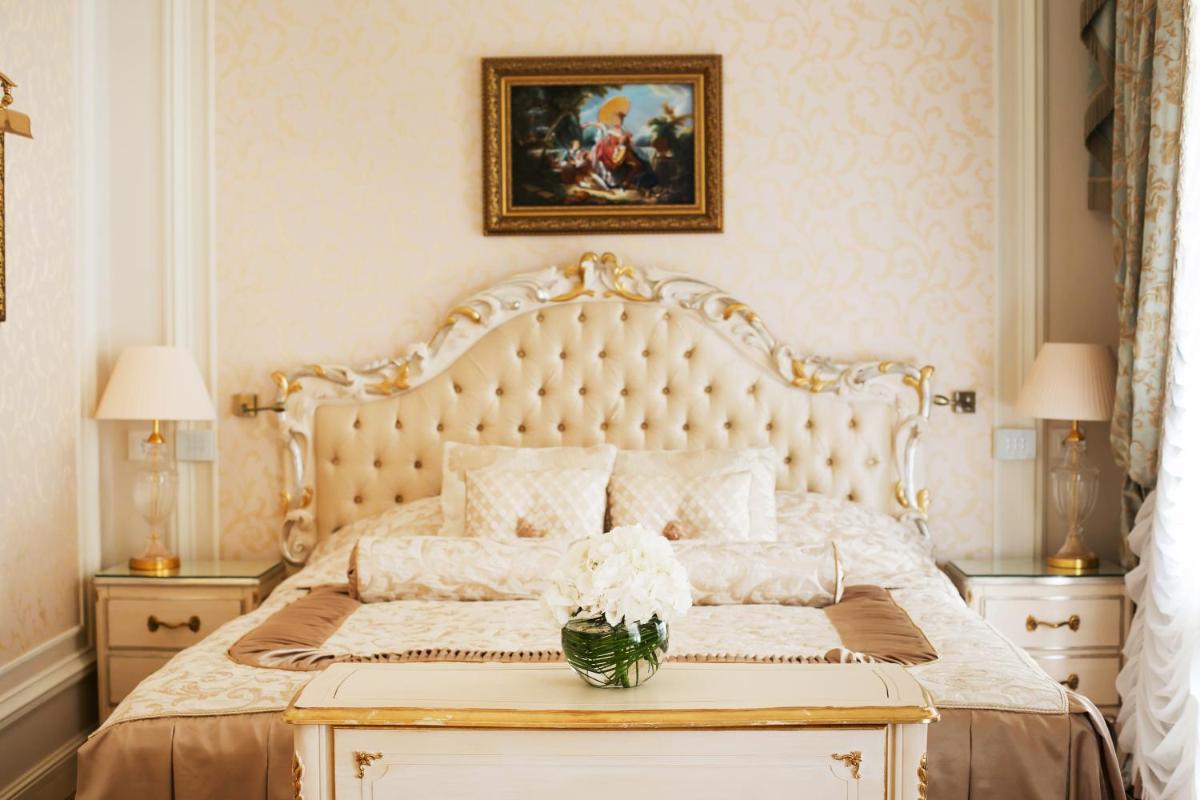 The State Hermitage Museum Official Hotel