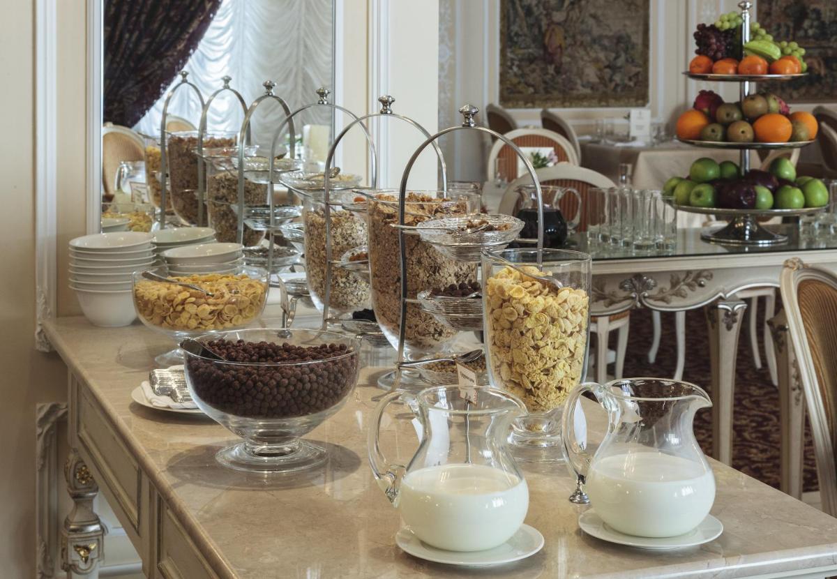 The State Hermitage Museum Official Hotel