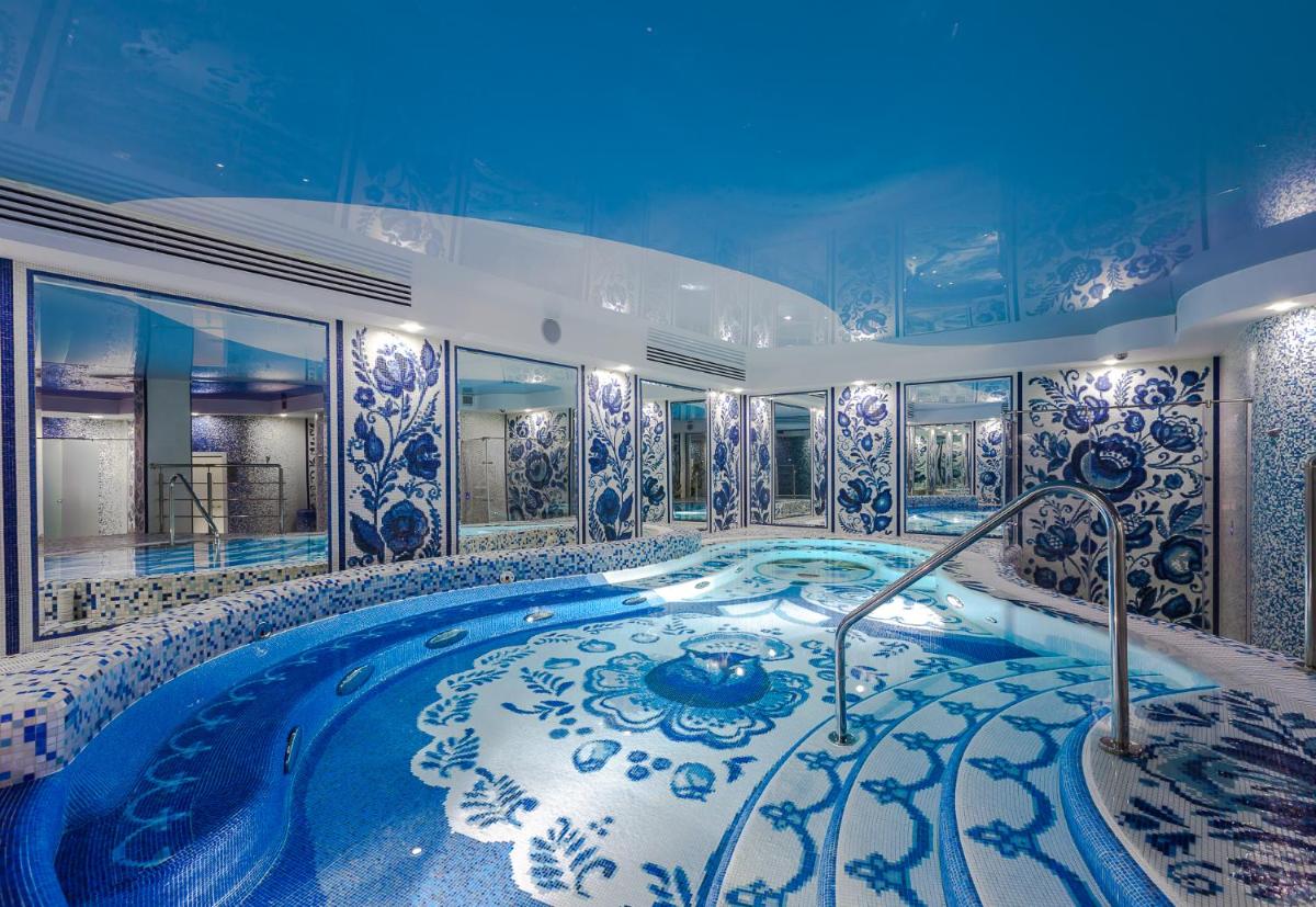 The State Hermitage Museum Official Hotel