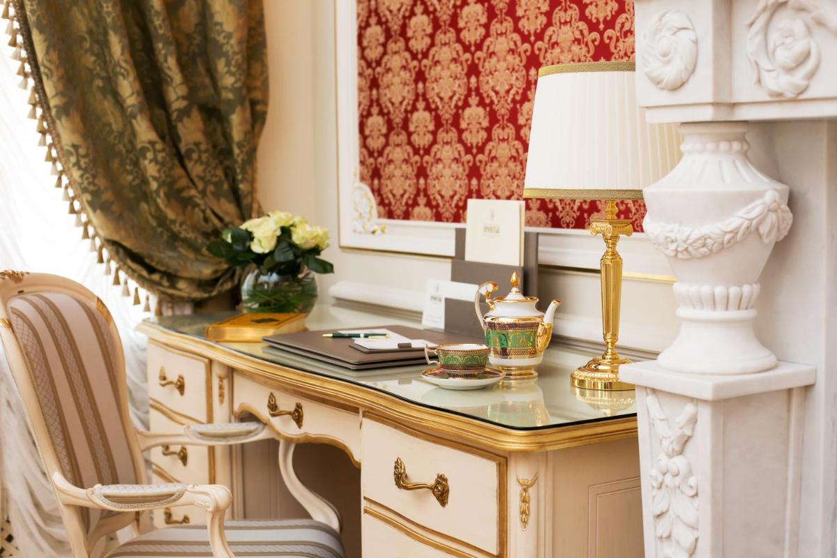 The State Hermitage Museum Official Hotel
