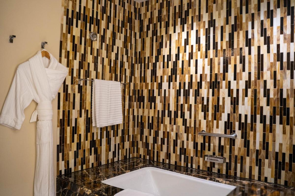 VOGO Abu Dhabi Golf Resort & Spa Formerly The Westin Abu Dhabi Golf Resort & Spa