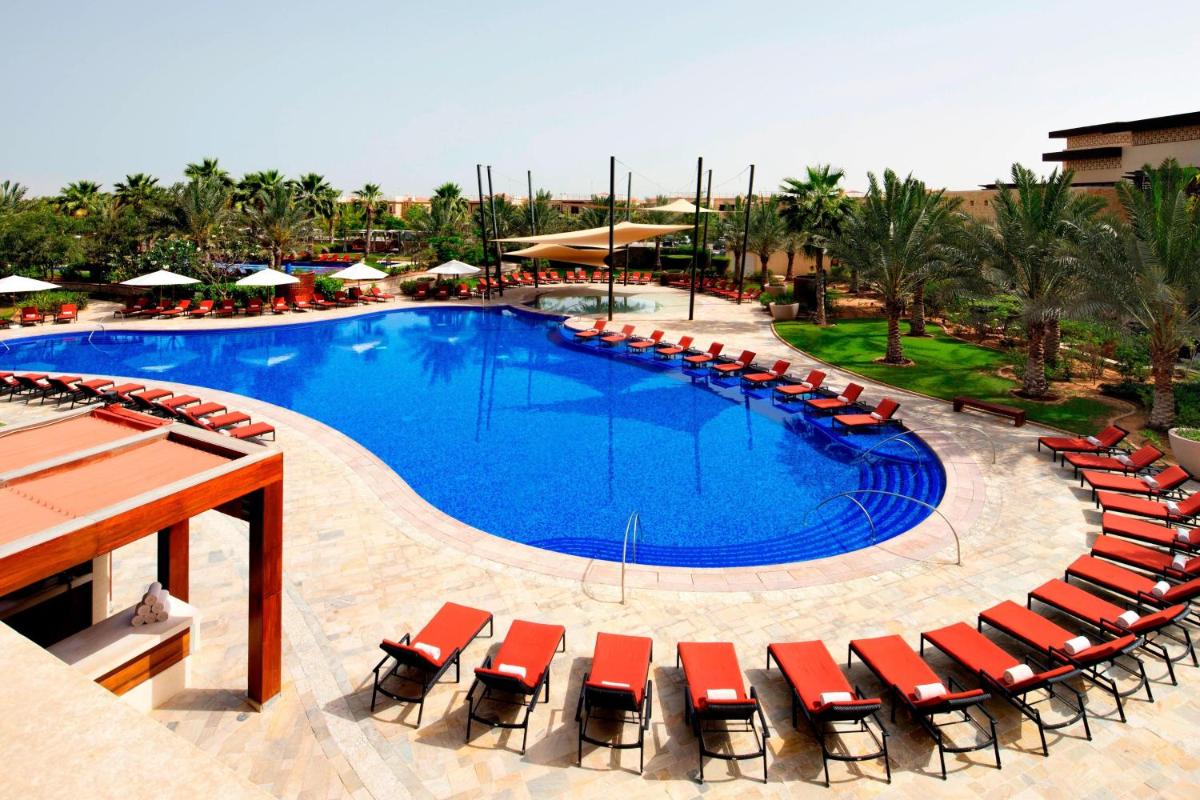 VOGO Abu Dhabi Golf Resort & Spa