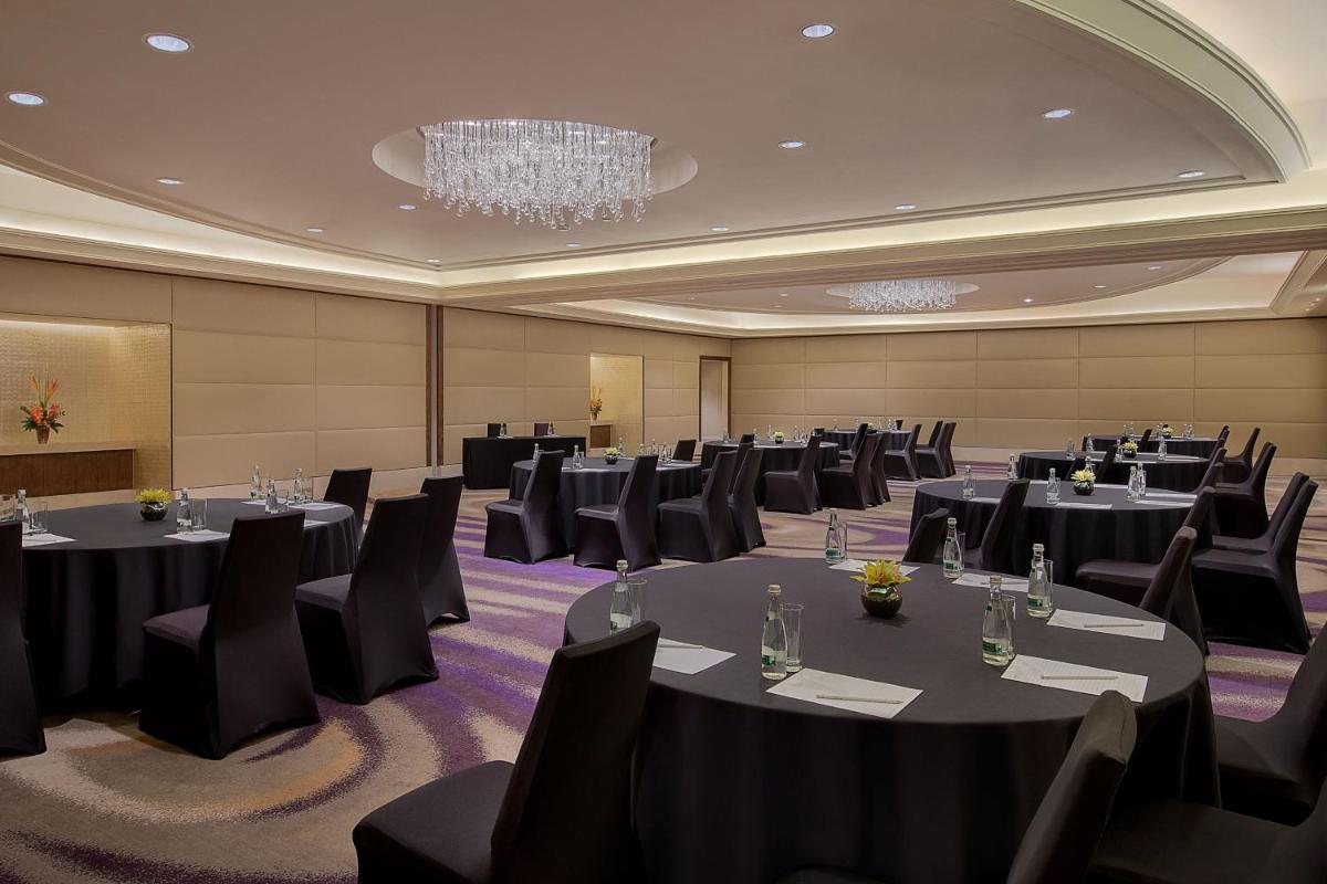 VOGO Abu Dhabi Golf Resort & Spa