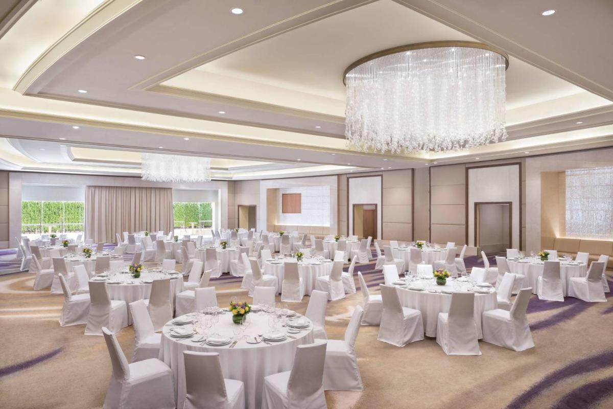VOGO Abu Dhabi Golf Resort & Spa
