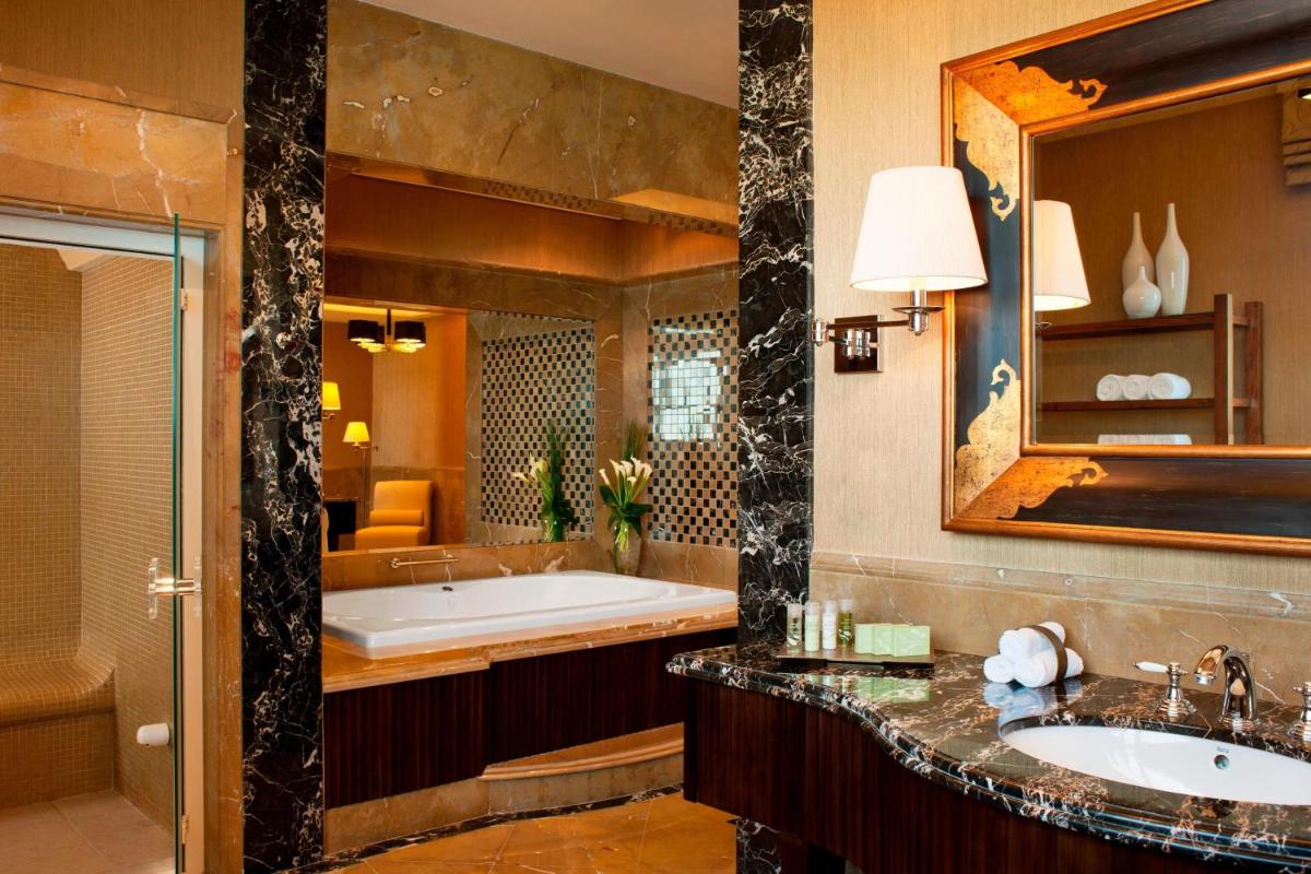 The Westin Dubai Mina Seyahi Beach Resort and Waterpark