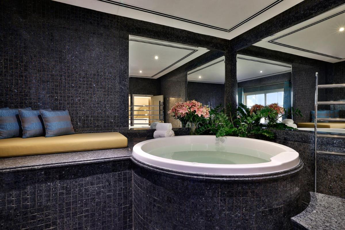 The Westin Dubai Mina Seyahi Beach Resort and Waterpark