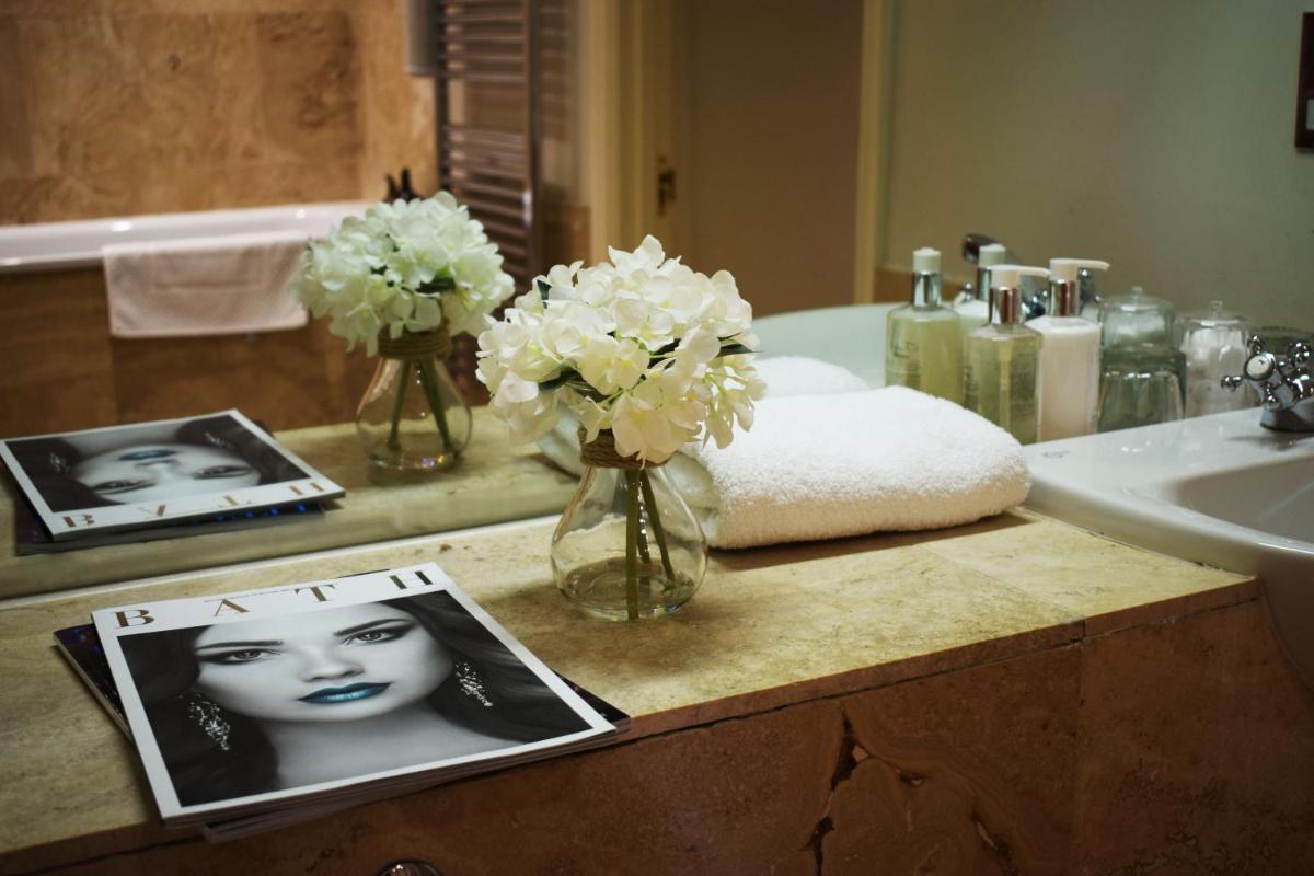The Windsor Townhouse Air conditioned rooms