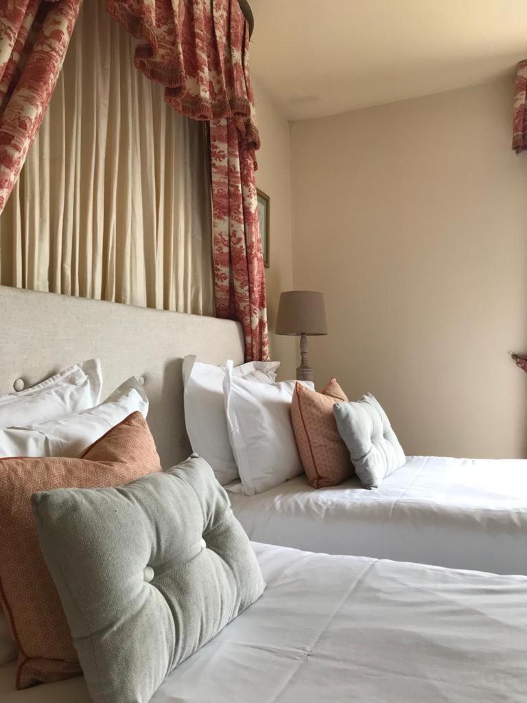 The Windsor Townhouse Air conditioned rooms