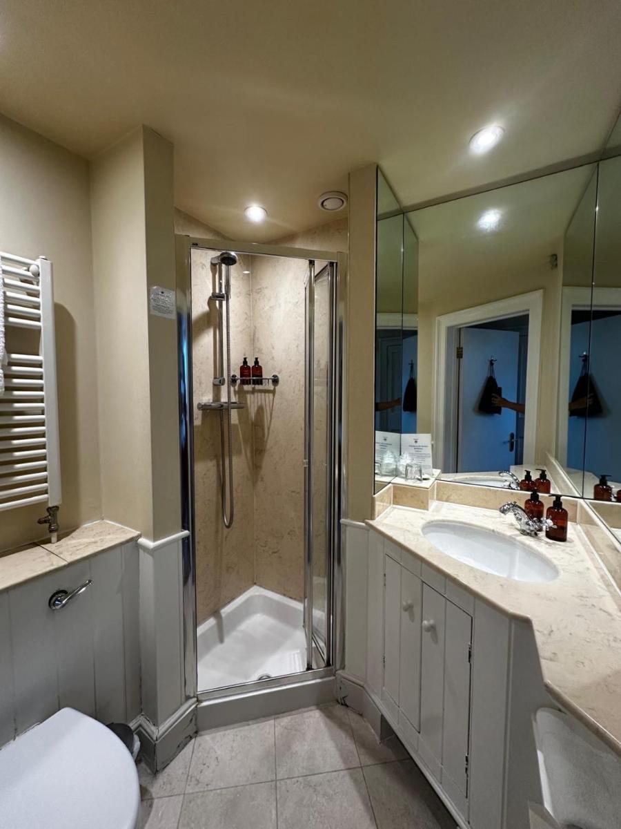 The Windsor Townhouse Air conditioned rooms