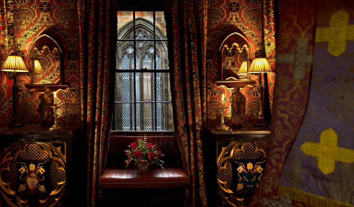 The Witchery by the Castle