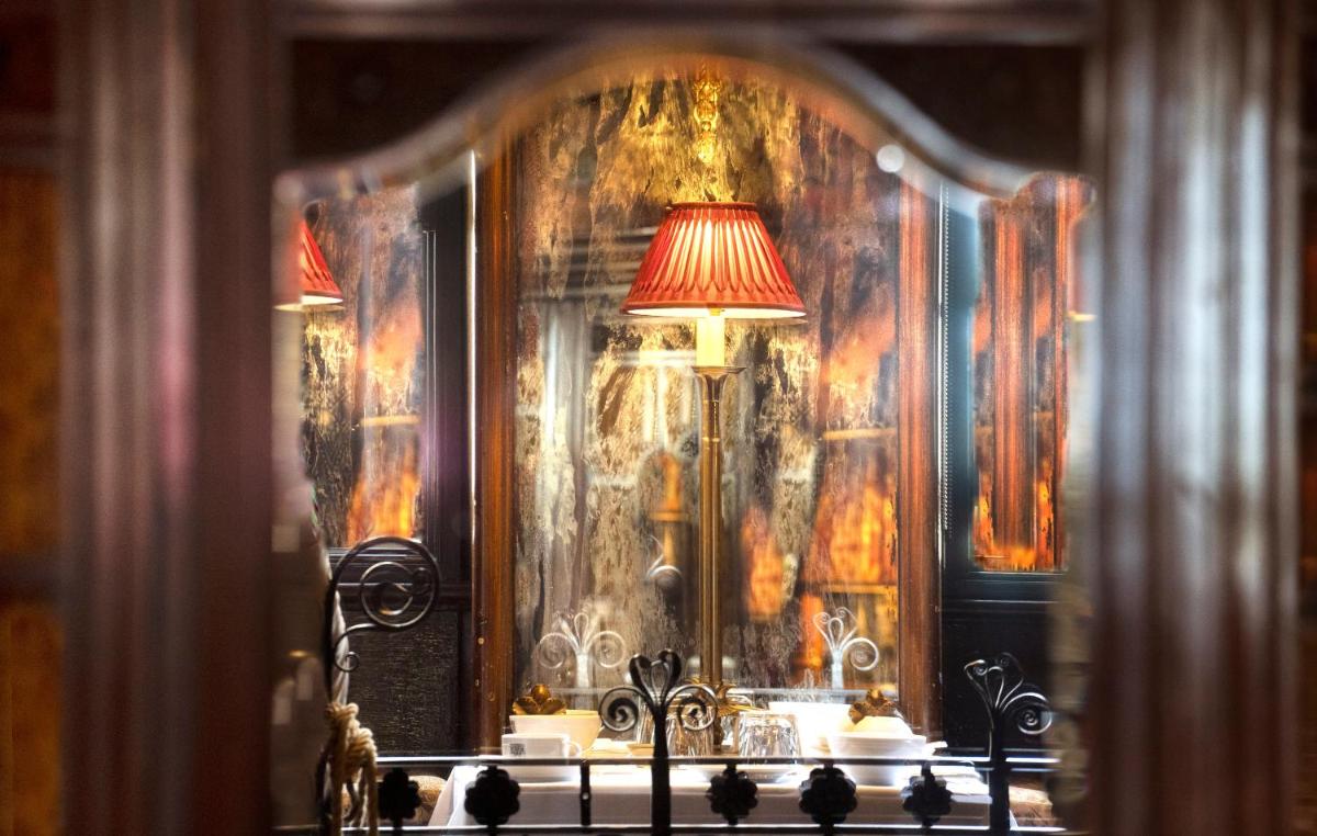 The Witchery by the Castle