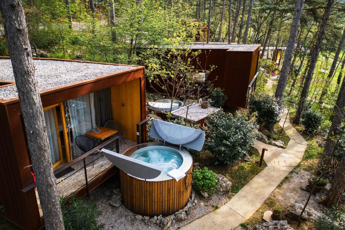 Theodosius Forest Village - Glamping in Vipava valley